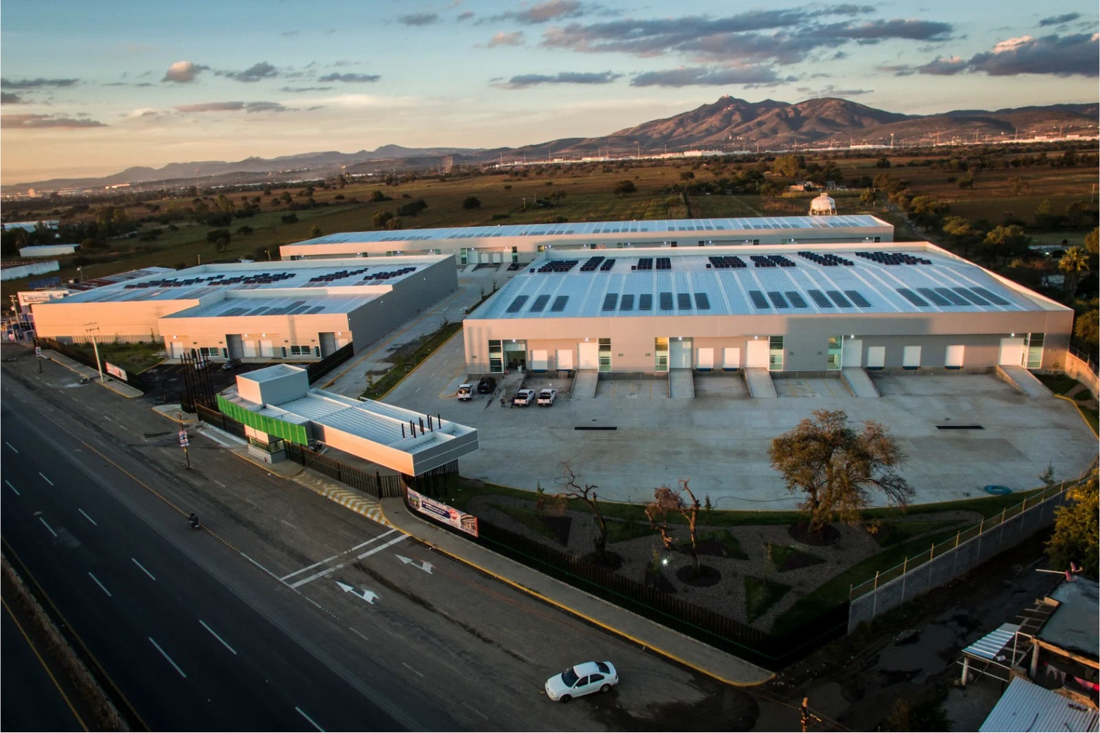Desarrollo de proyecto ejecutivo industrial - Fachadismo Querétaro