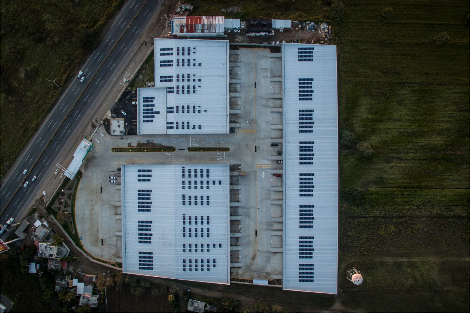 Diseño y construcción de parques industriales - Fachadismo Querétaro